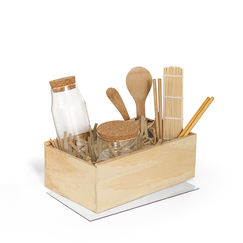 KIT ESSENTIALS. Een kit die producten samenbrengt die essentieel zijn om van uw thuis een unieke plek te maken bedrukken met logo