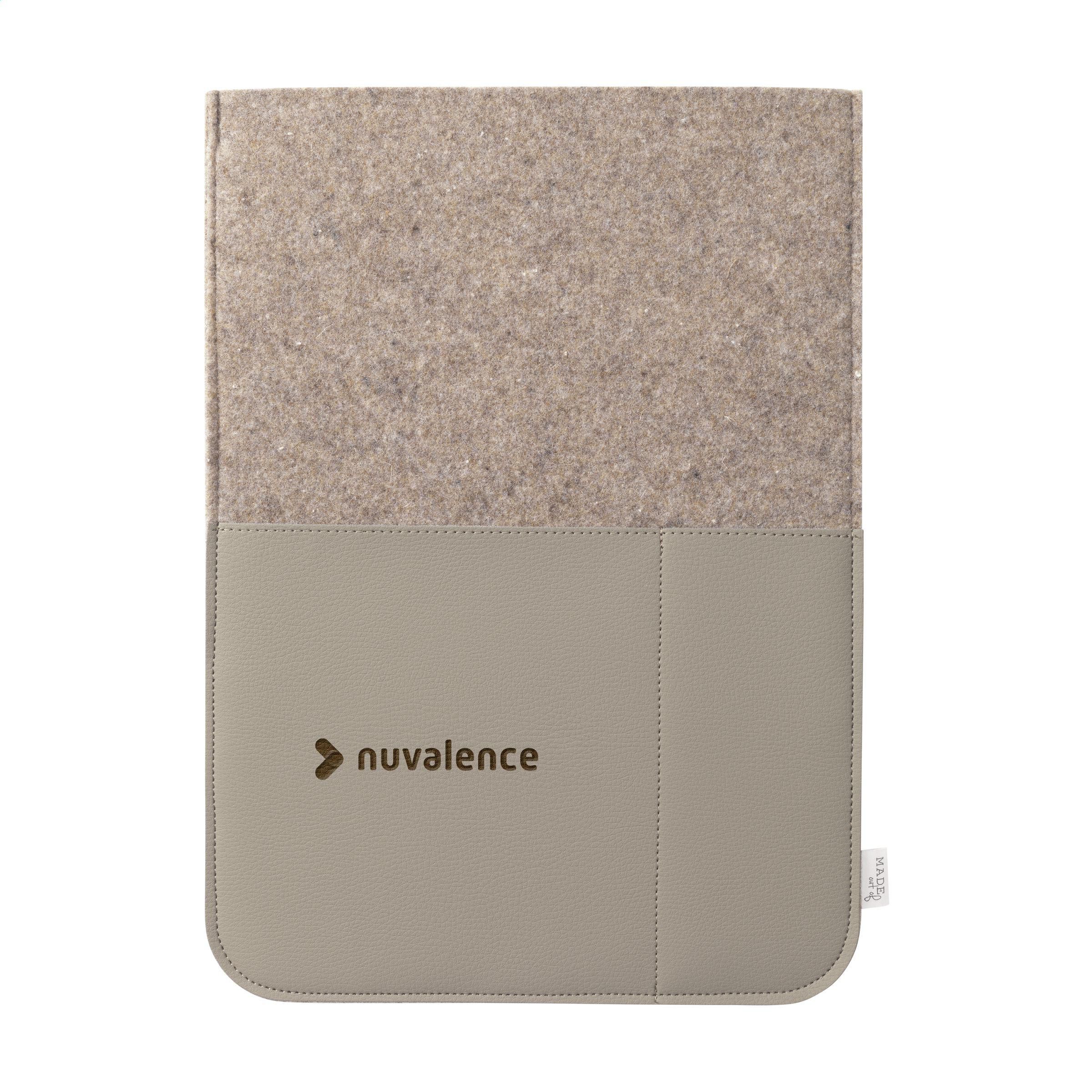 Recycled Felt & Apple Leather Laptop Sleeve 16" bedrukken met logo